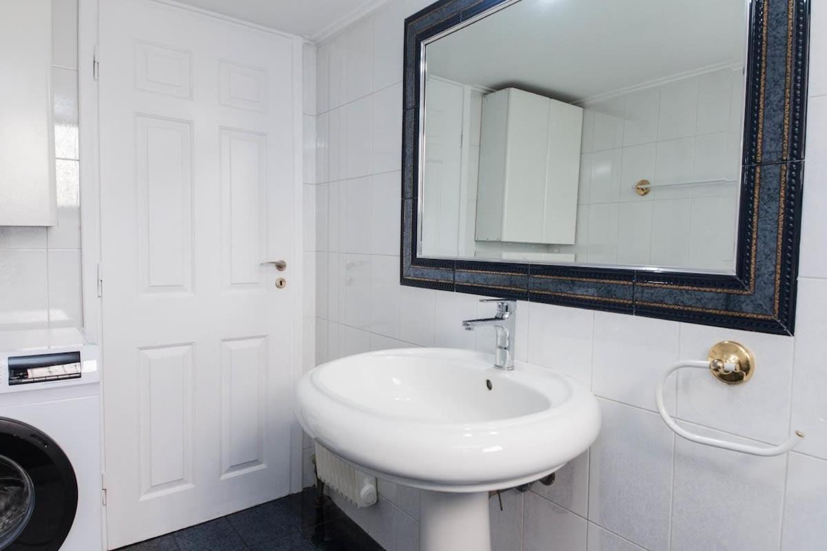 Faliro 2 Bd Escape Modern Living Redefined Apartment Athen
